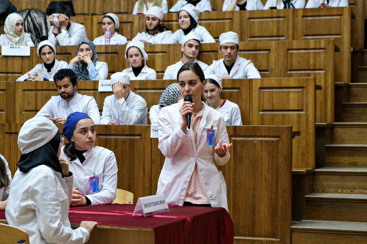 Преподаватель медицинского вуза. Дагестанский государственный медицинский университет студенты.